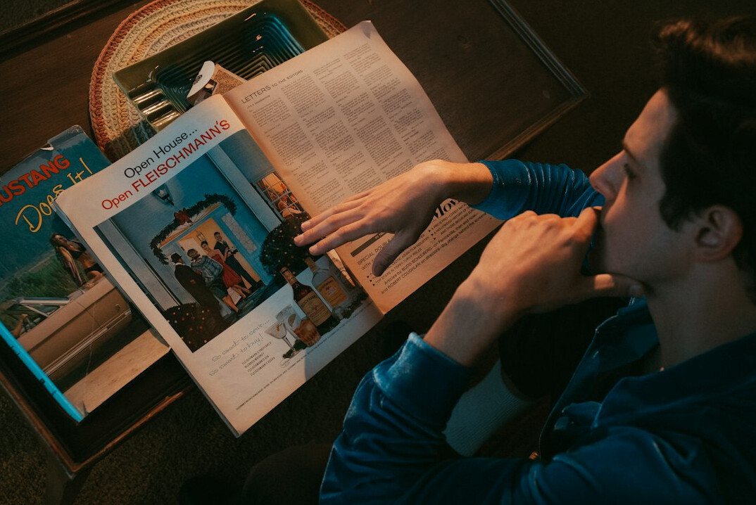 detective reading book